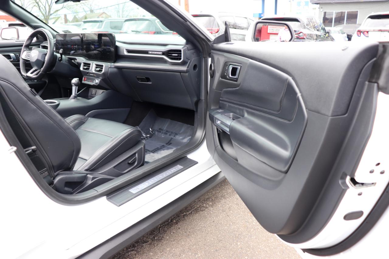 Ford Mustang EcoBoost Convertible 2025