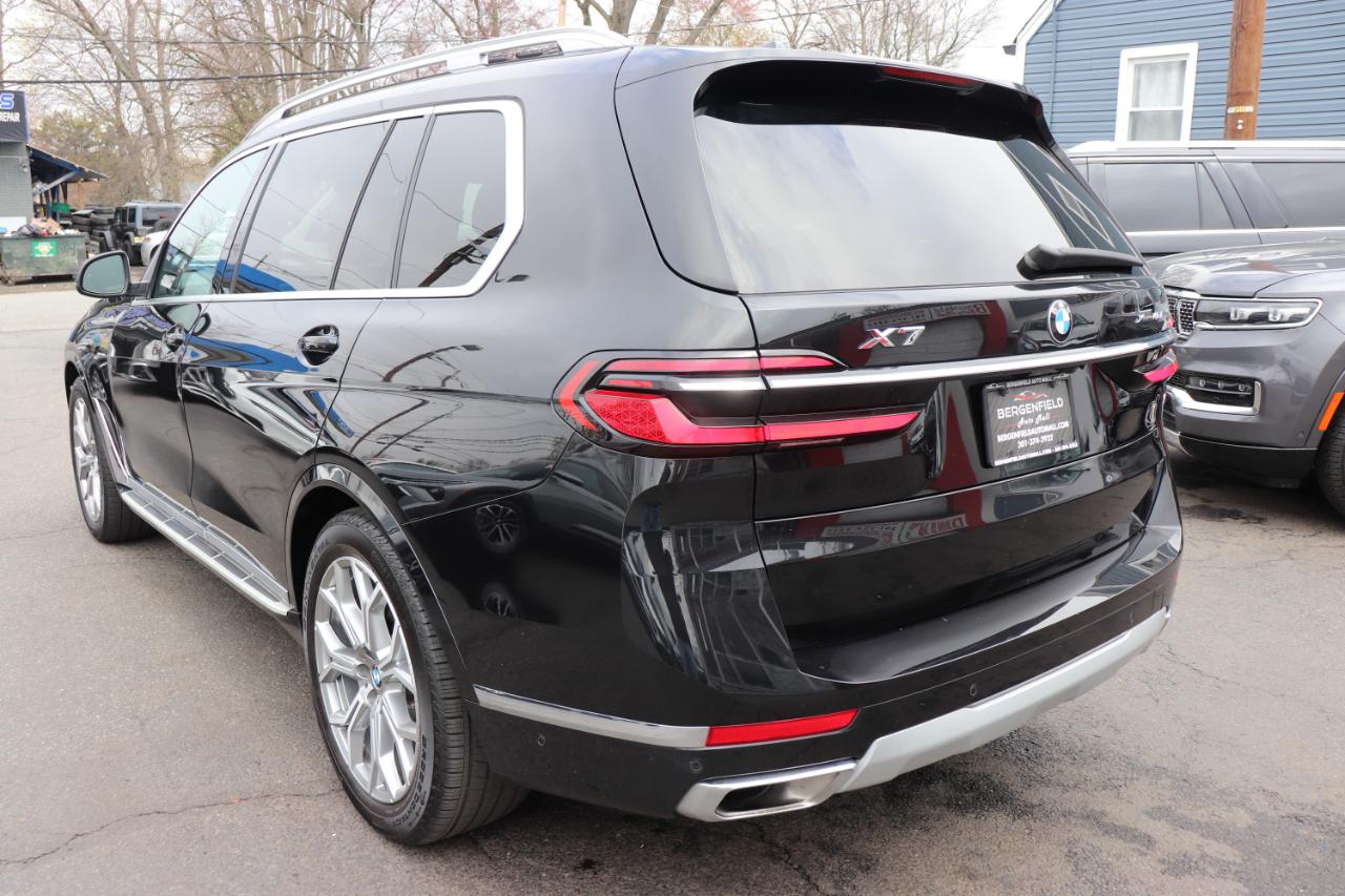 BMW X7 xDrive40i Sports Activity Vehicle 2025