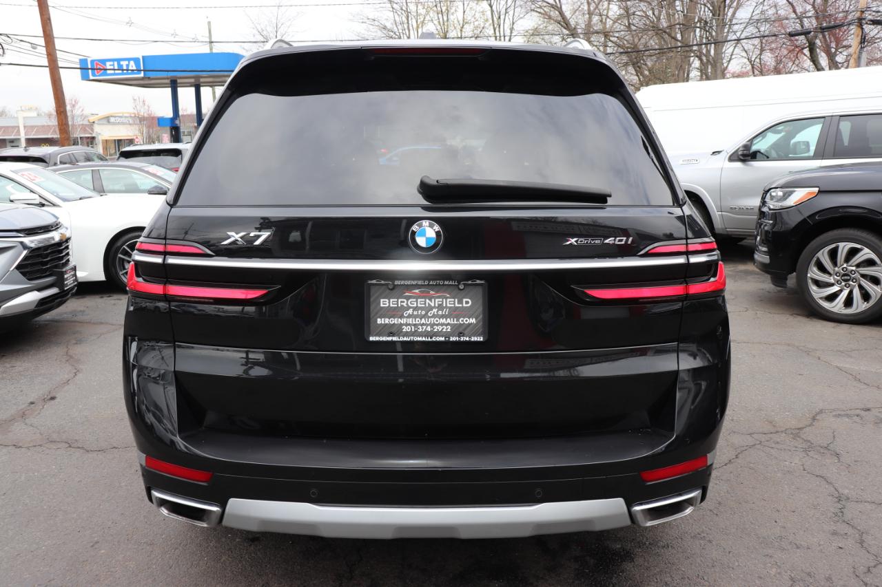 BMW X7 xDrive40i Sports Activity Vehicle 2025