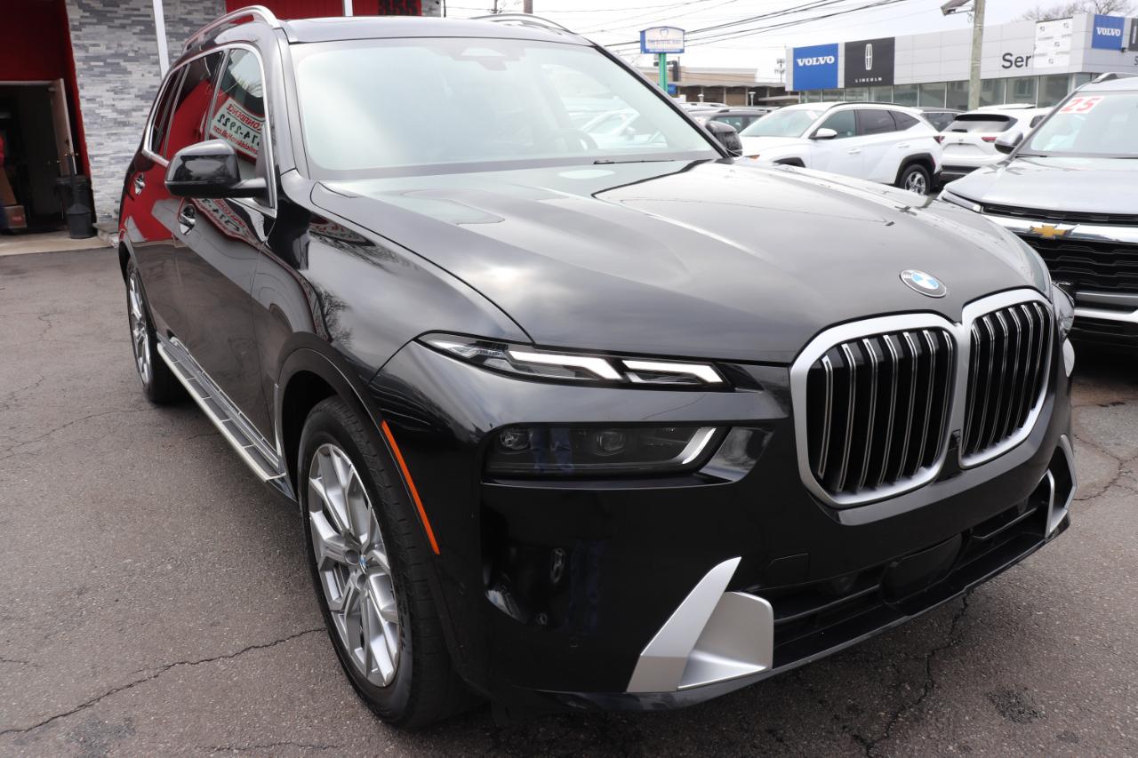BMW X7 xDrive40i Sports Activity Vehicle 2025
