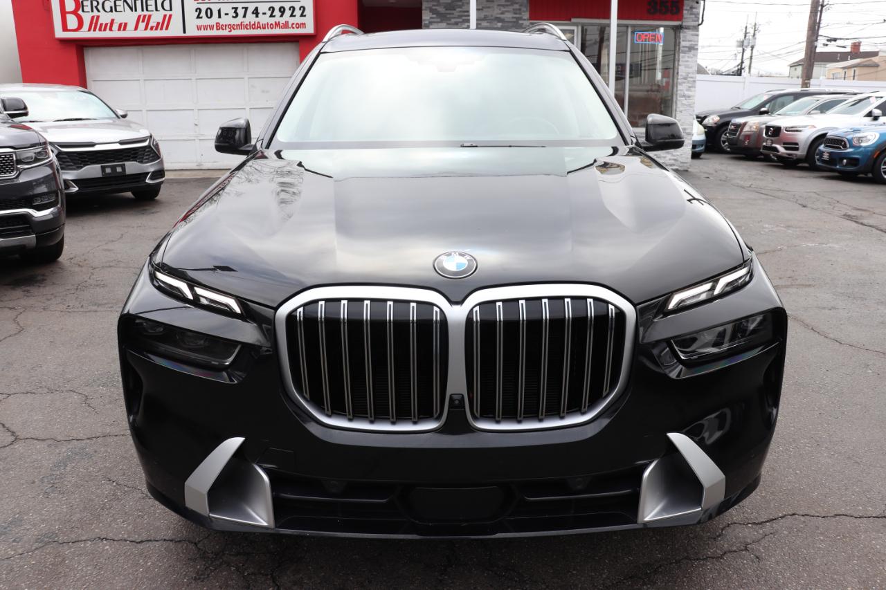 BMW X7 xDrive40i Sports Activity Vehicle 2025