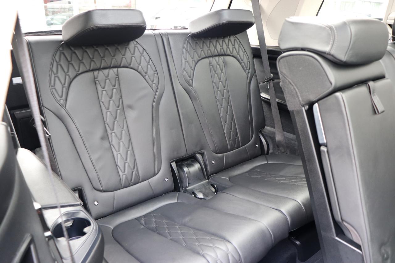 BMW X7 xDrive40i Sports Activity Vehicle 2025