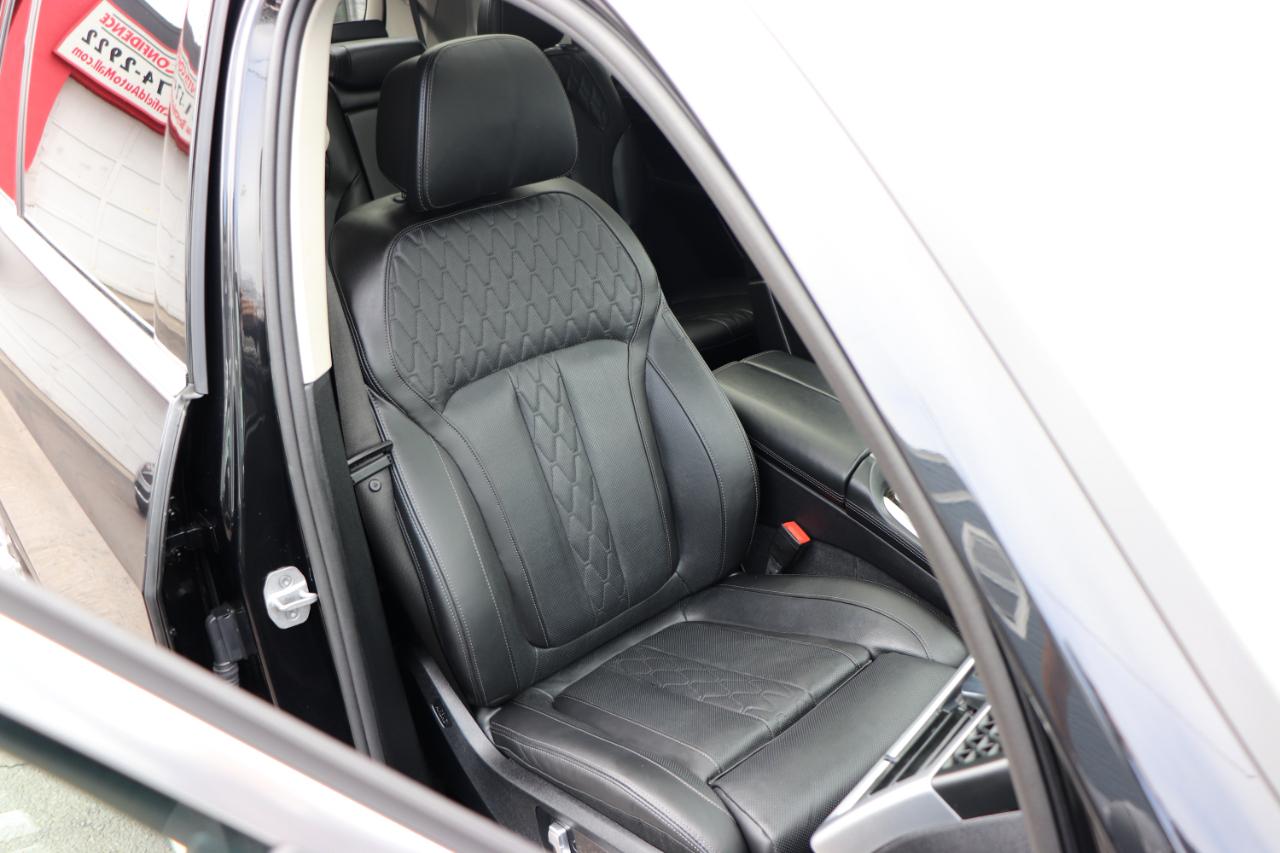 BMW X7 xDrive40i Sports Activity Vehicle 2025