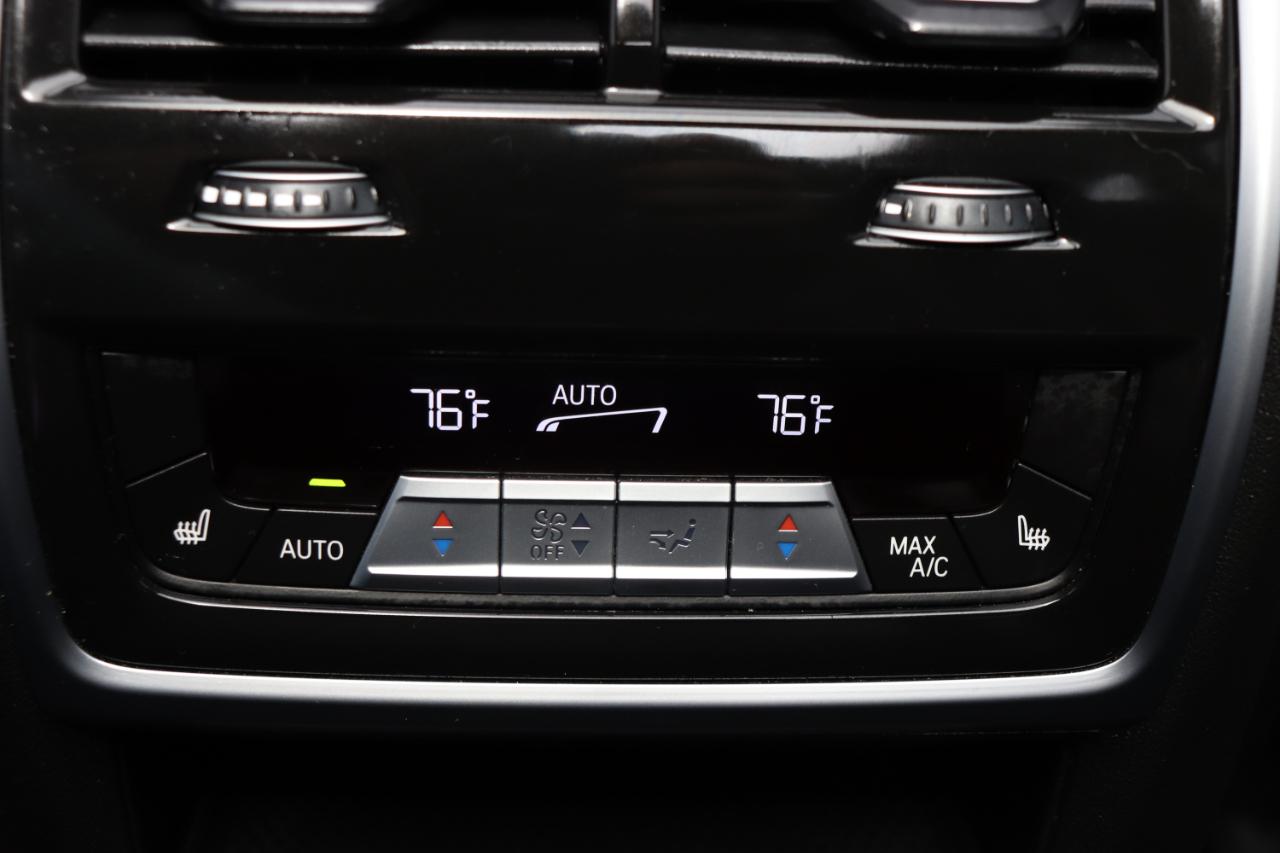 BMW X7 xDrive40i Sports Activity Vehicle 2025