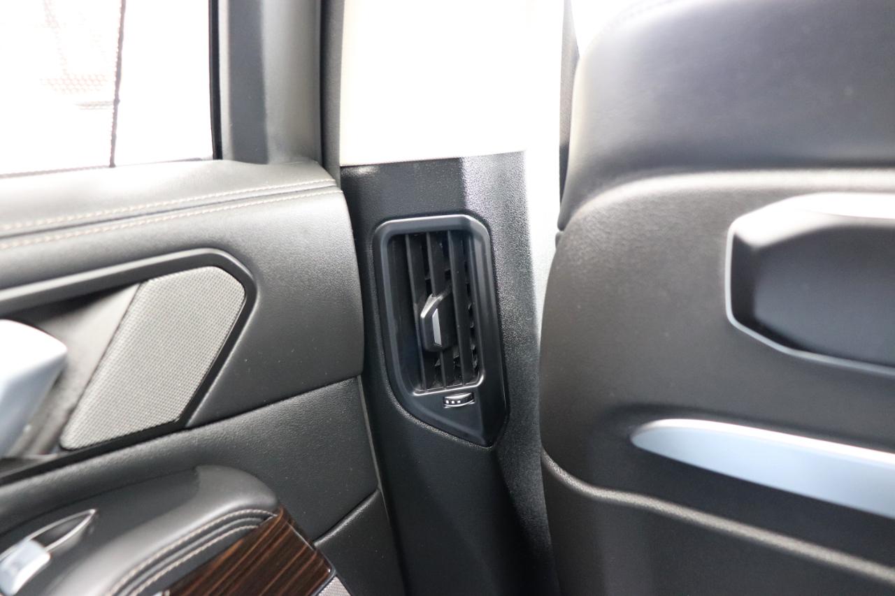 BMW X7 xDrive40i Sports Activity Vehicle 2025