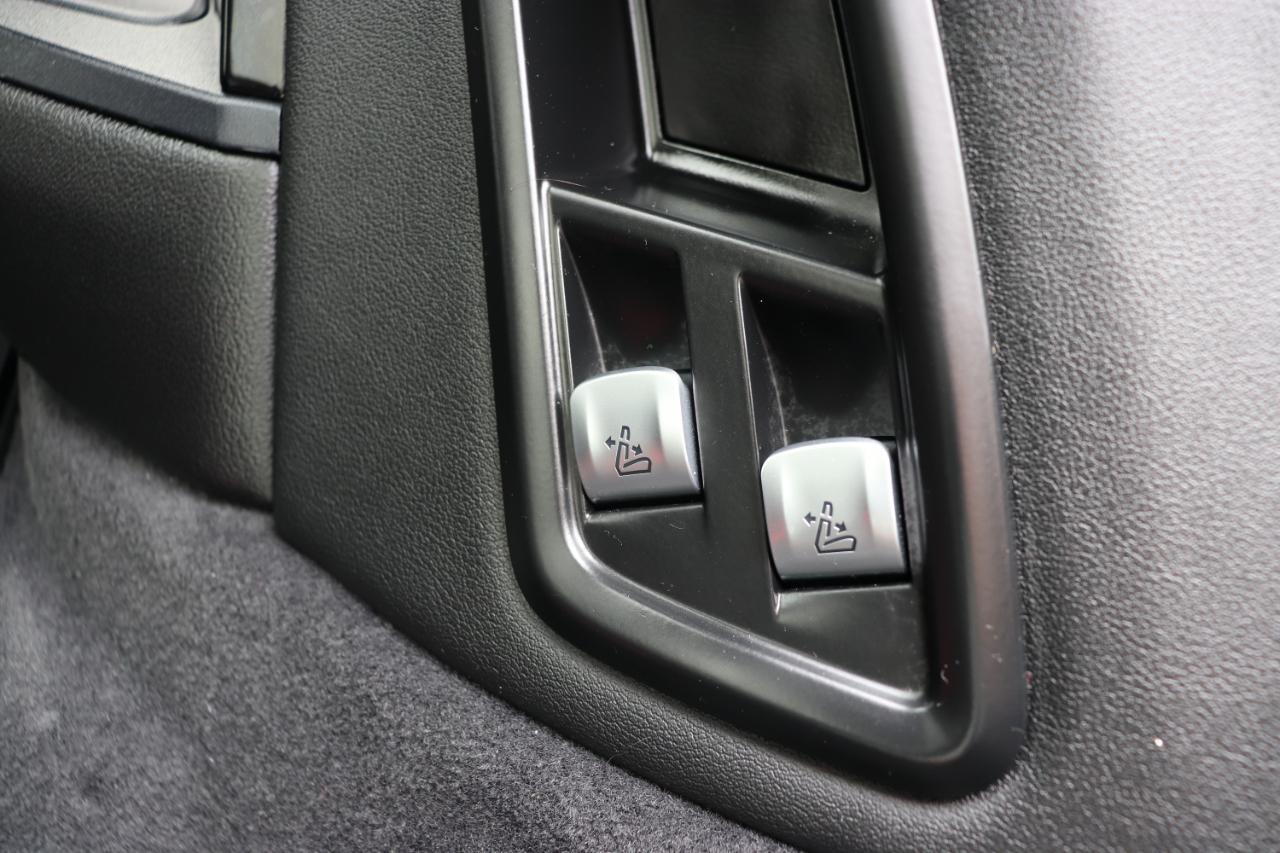 BMW X7 xDrive40i Sports Activity Vehicle 2025