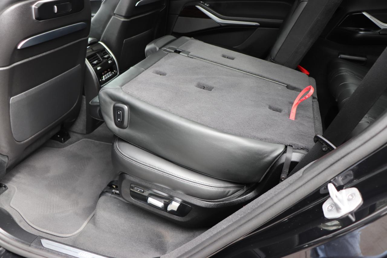 BMW X7 xDrive40i Sports Activity Vehicle 2025