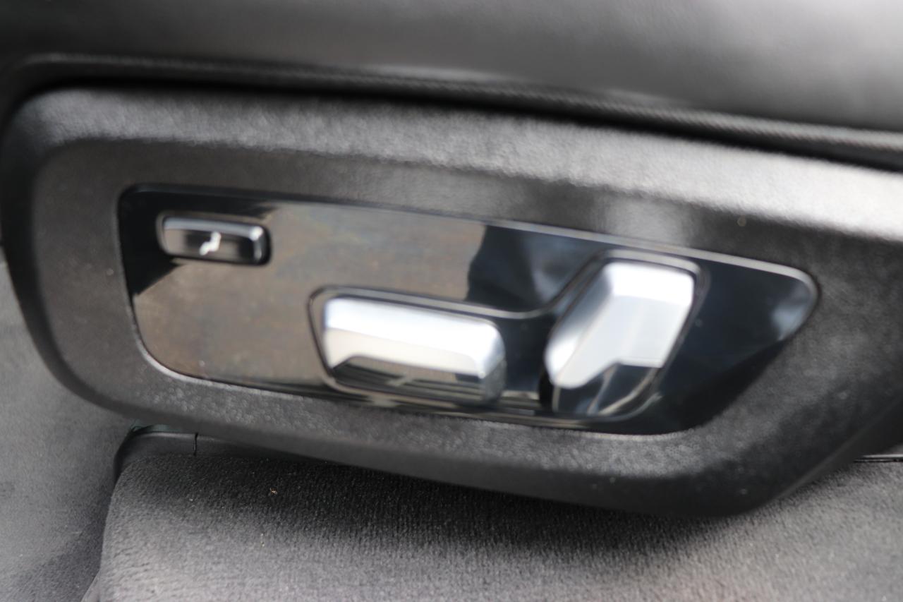 BMW X7 xDrive40i Sports Activity Vehicle 2025