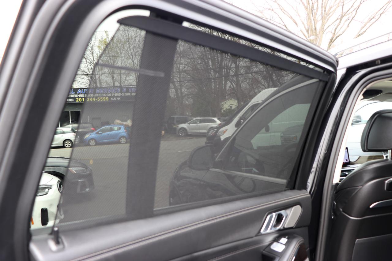 BMW X7 xDrive40i Sports Activity Vehicle 2025