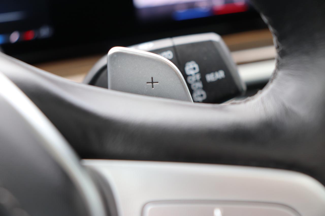 BMW X7 xDrive40i Sports Activity Vehicle 2025