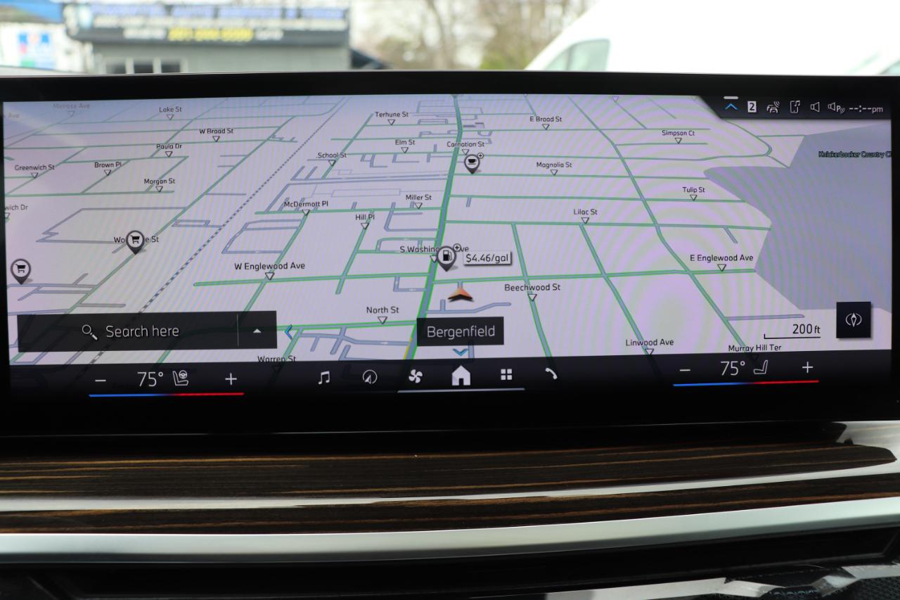 BMW X7 xDrive40i Sports Activity Vehicle 2025