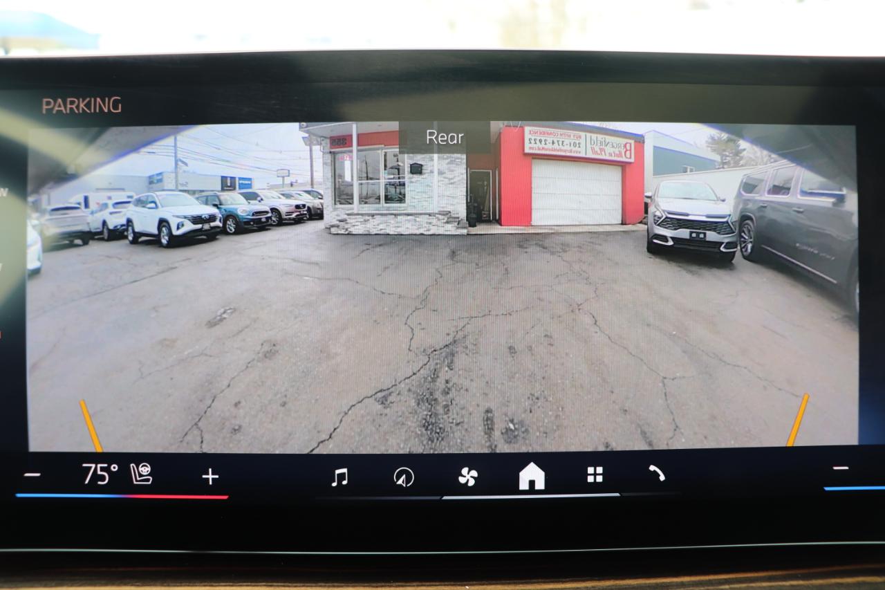 BMW X7 xDrive40i Sports Activity Vehicle 2025