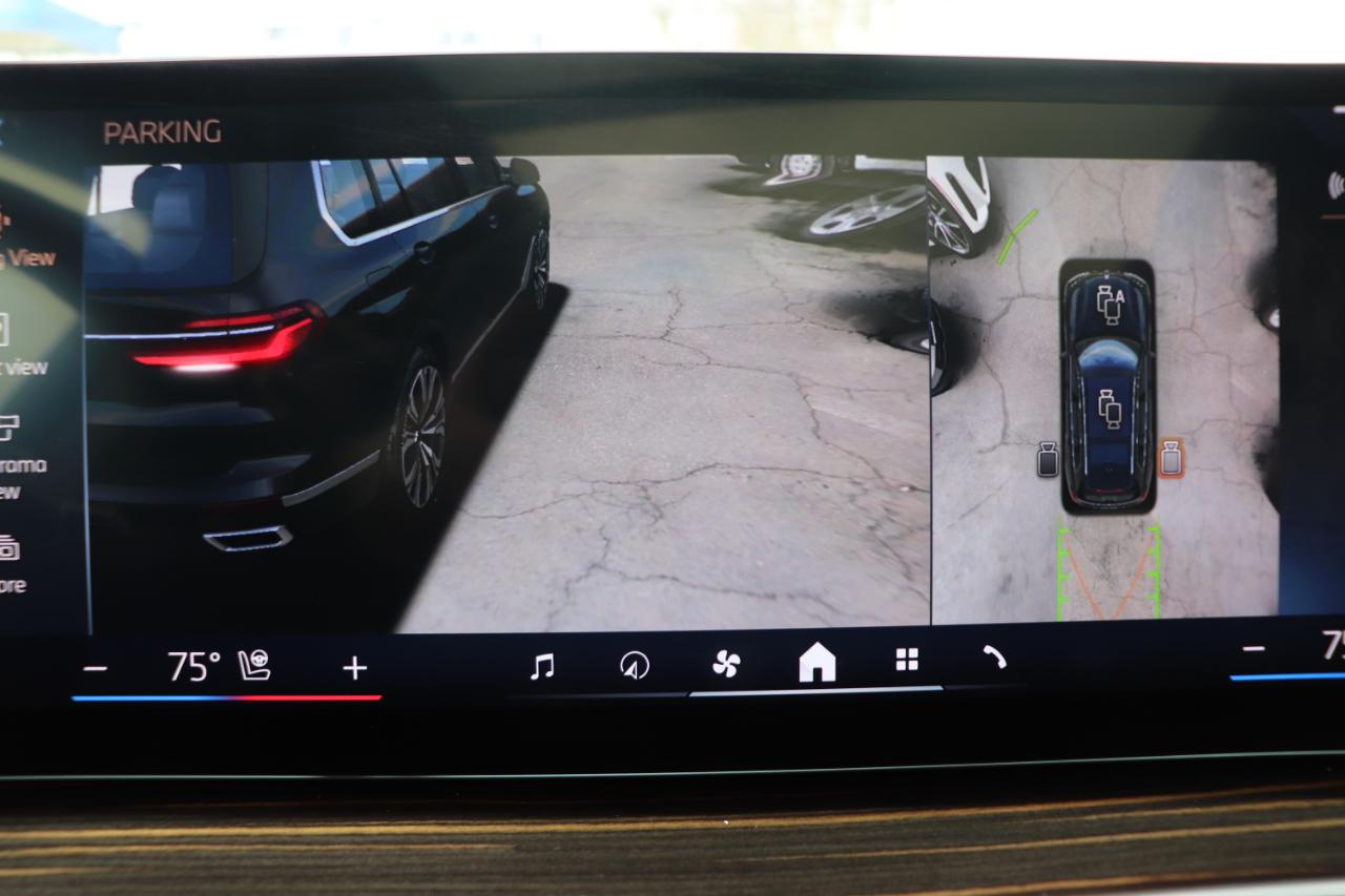 BMW X7 xDrive40i Sports Activity Vehicle 2025