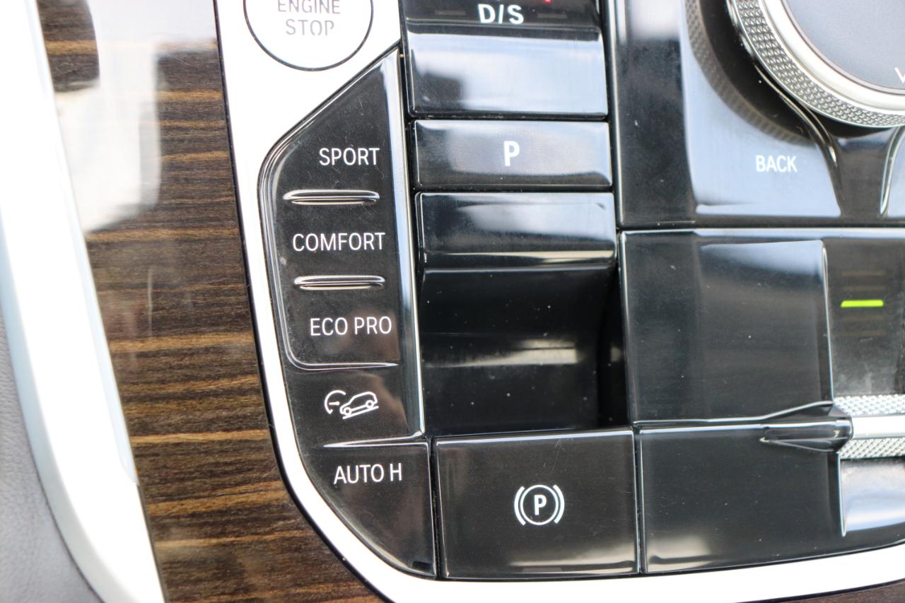 BMW X7 xDrive40i Sports Activity Vehicle 2025