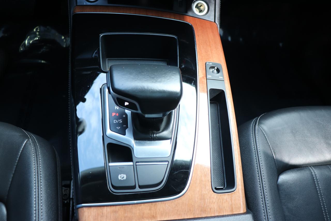 Audi Q5 Premium Plus 45 TFSI quattro 2021