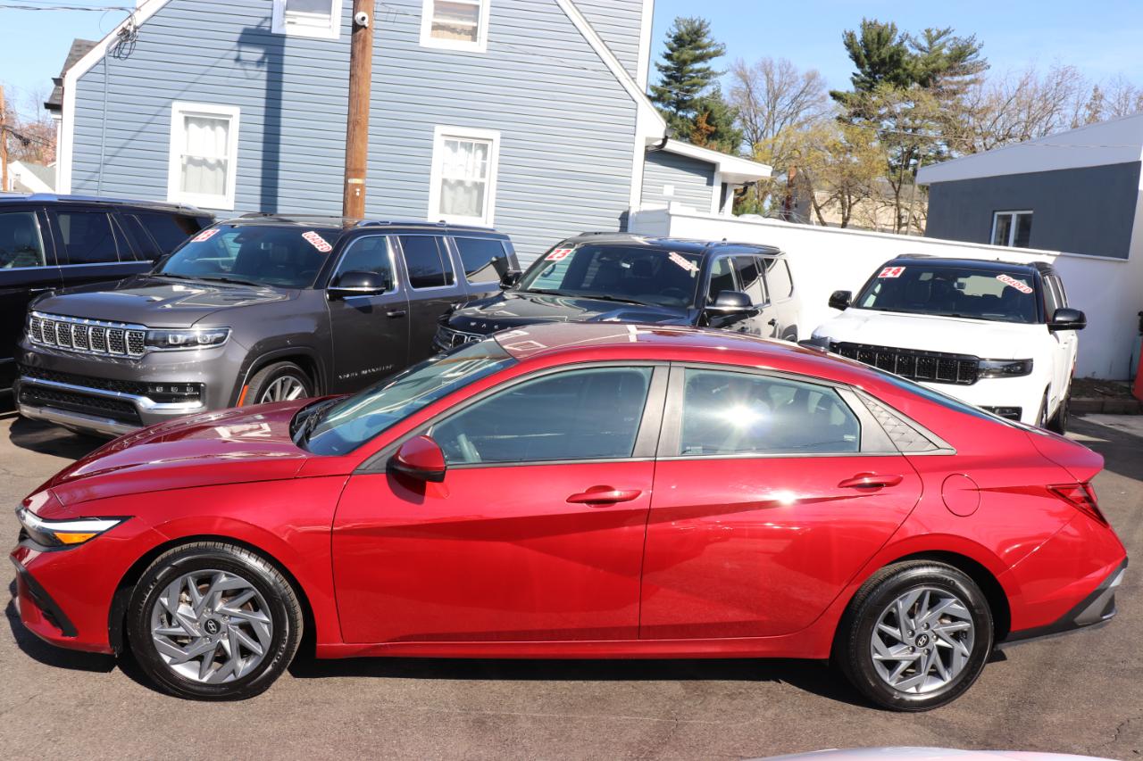 Hyundai Elantra SEL IVT 2024