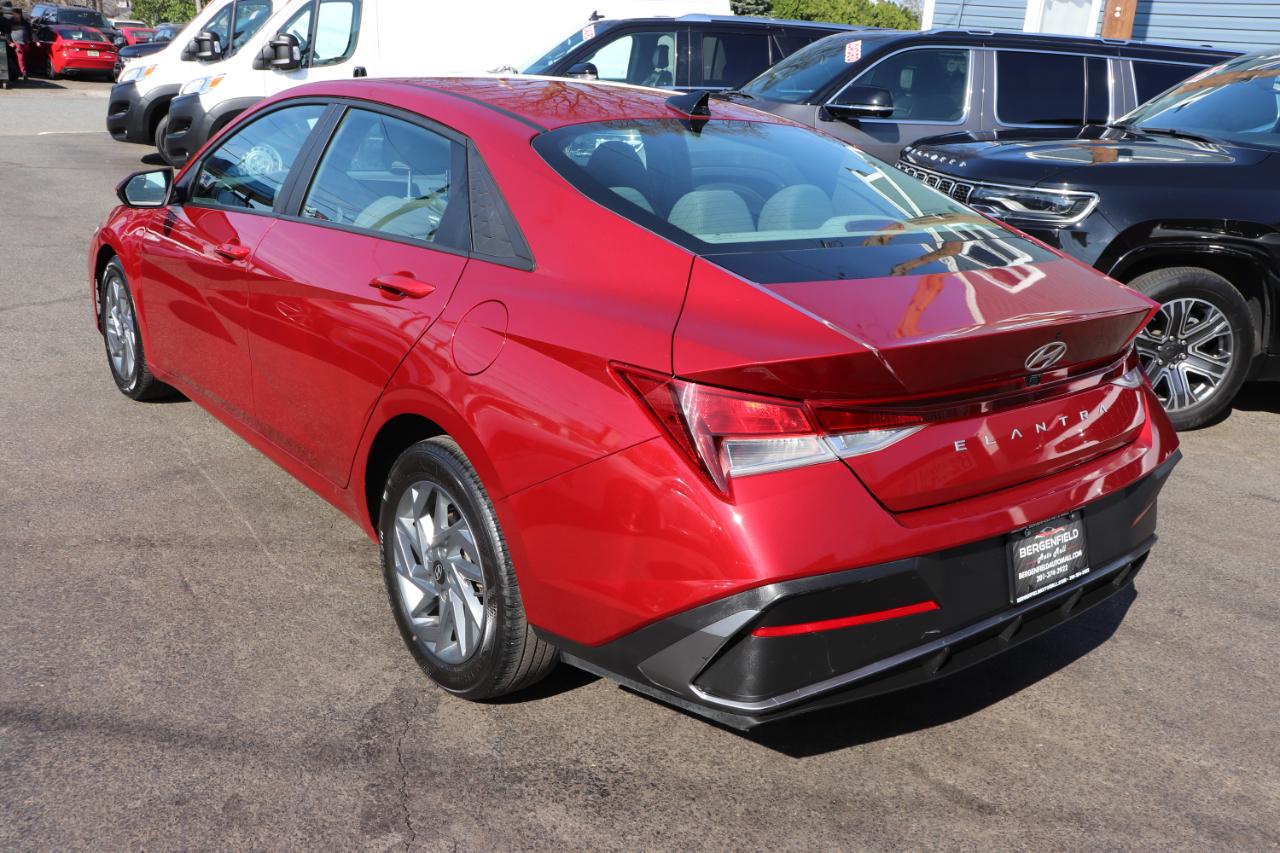 Hyundai Elantra SEL IVT 2024