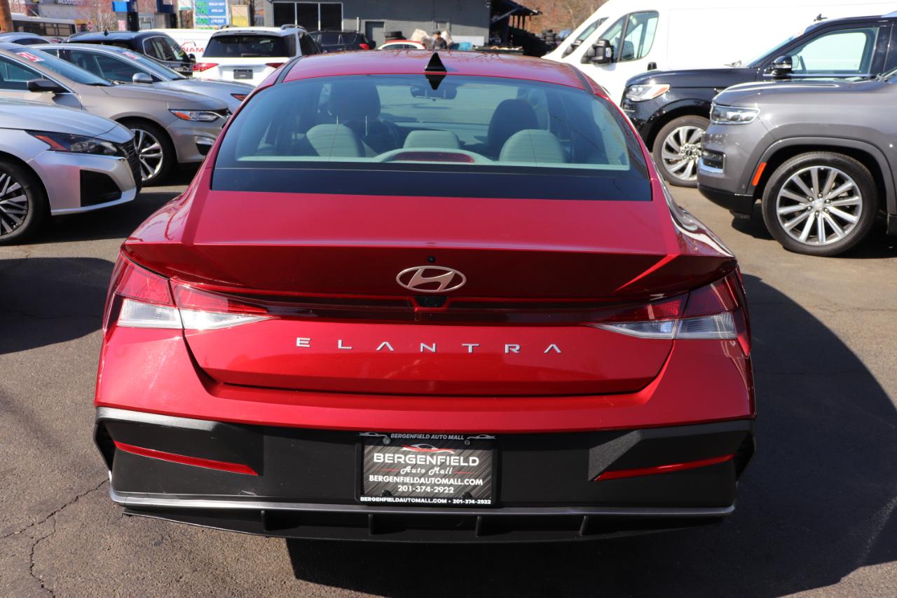 Hyundai Elantra SEL IVT 2024