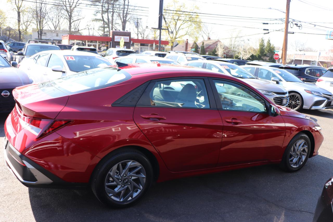 Hyundai Elantra SEL IVT 2024