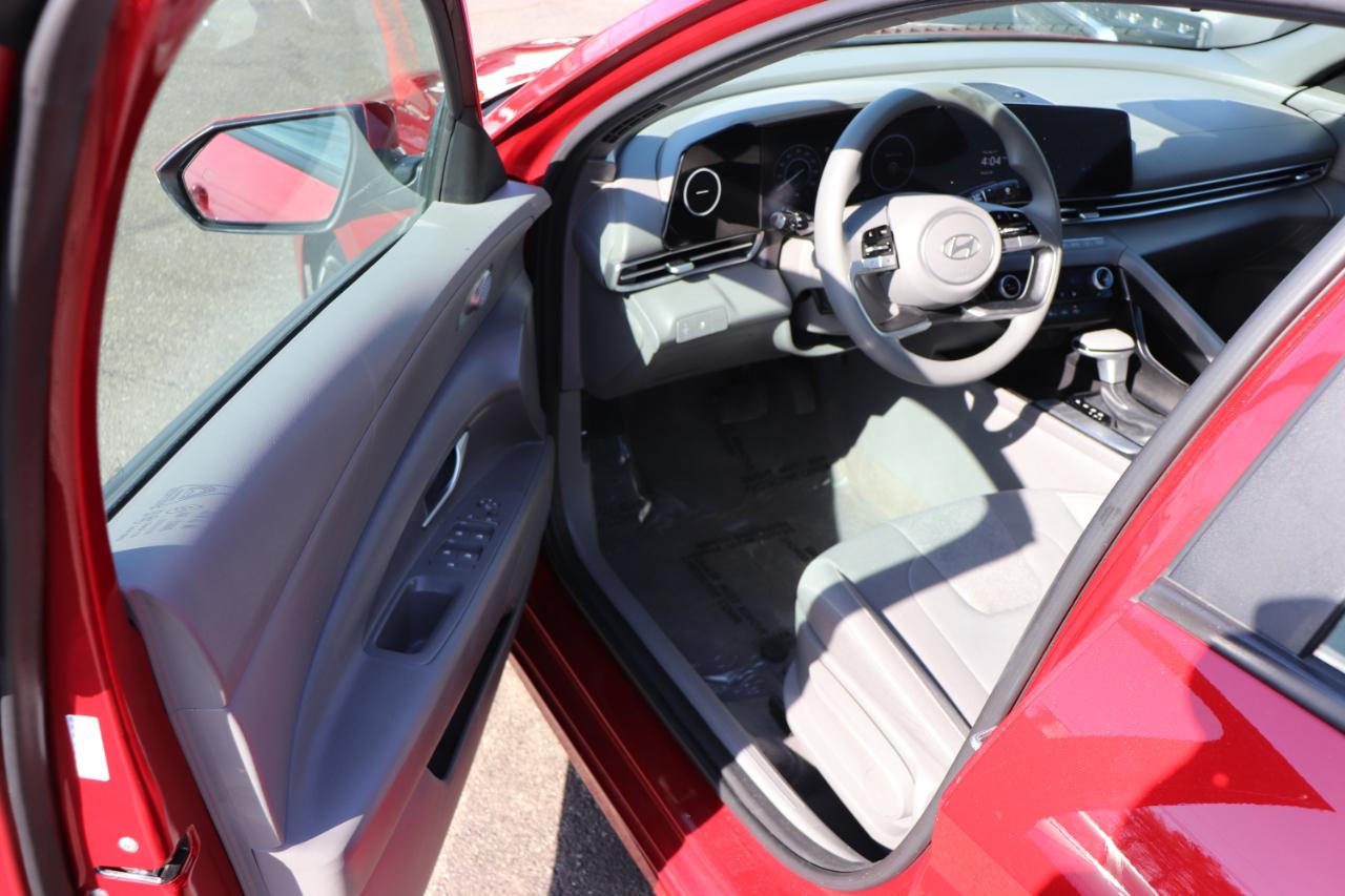 Hyundai Elantra SEL IVT 2024