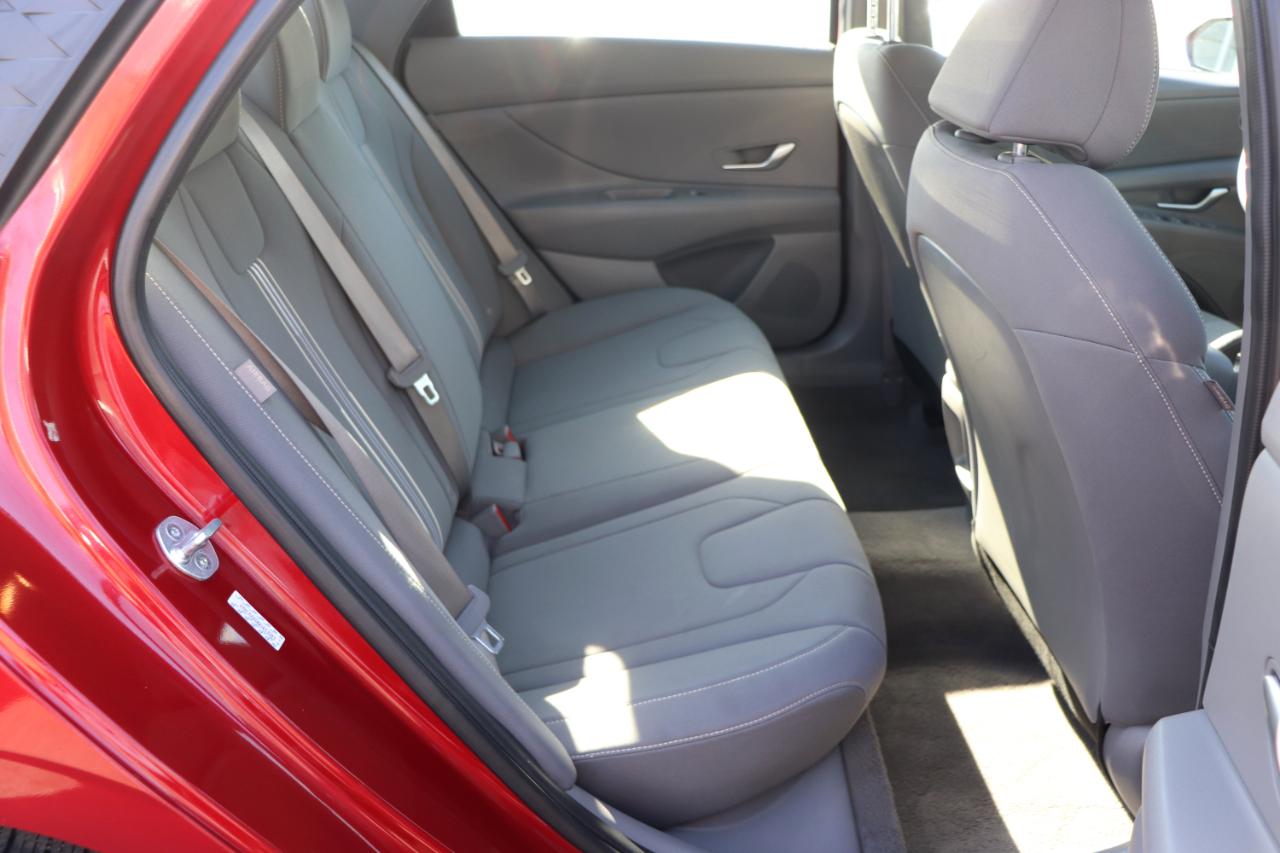 Hyundai Elantra SEL IVT 2024