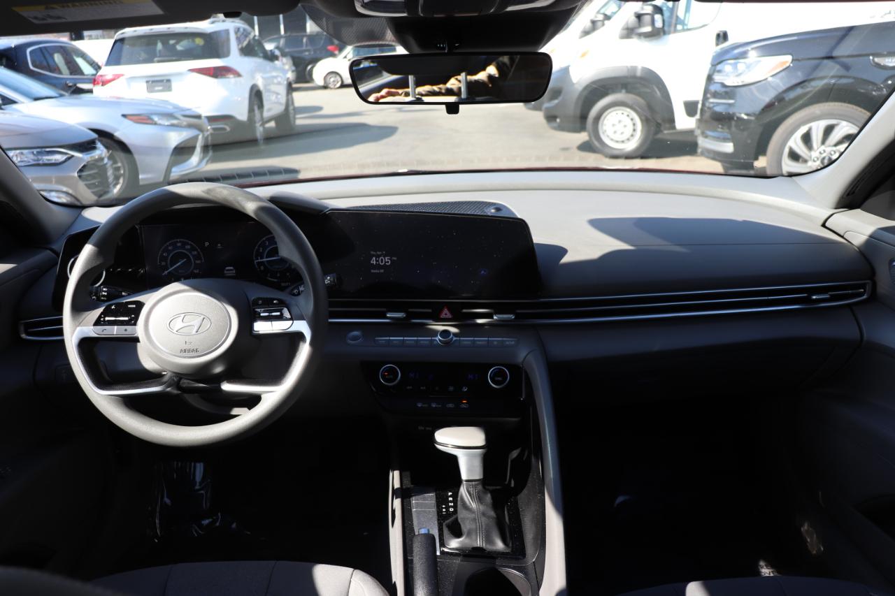 Hyundai Elantra SEL IVT 2024