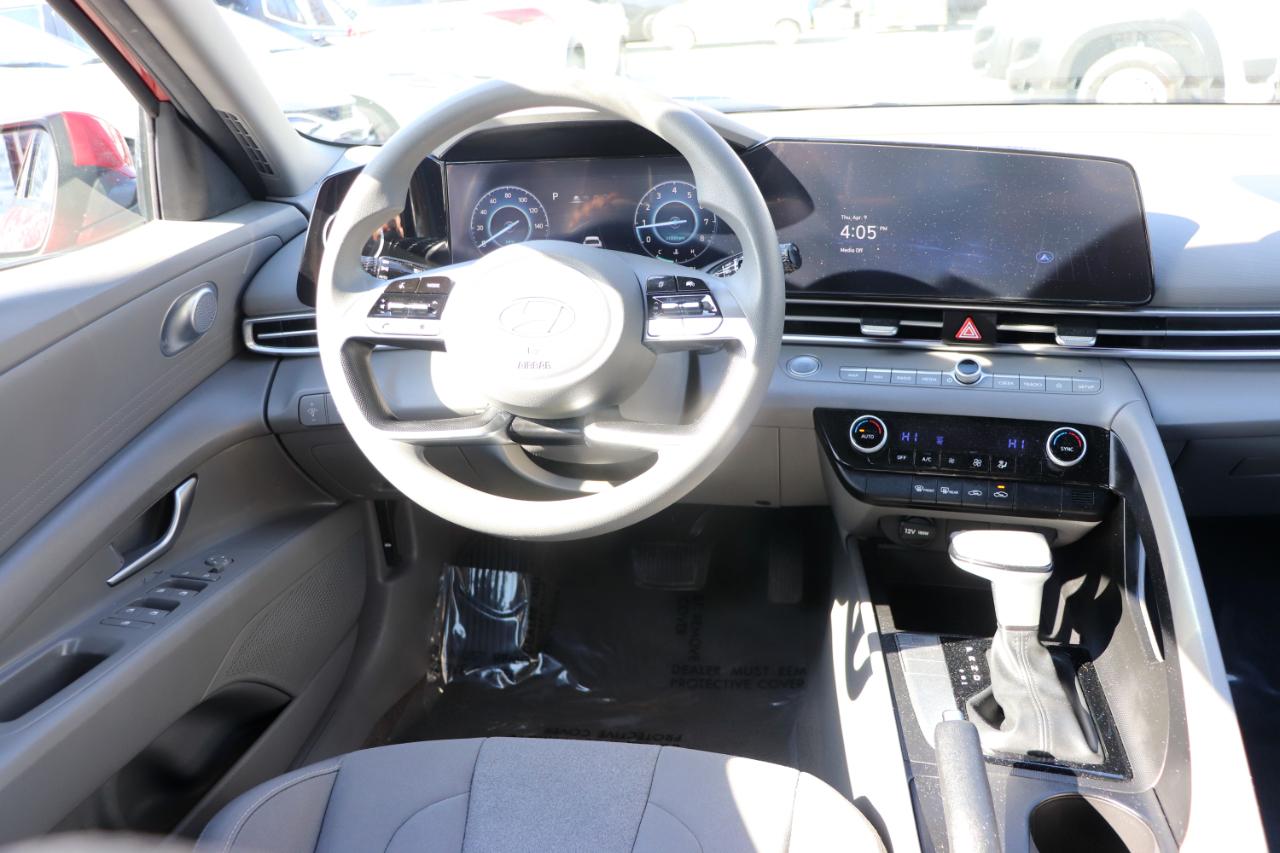 Hyundai Elantra SEL IVT 2024