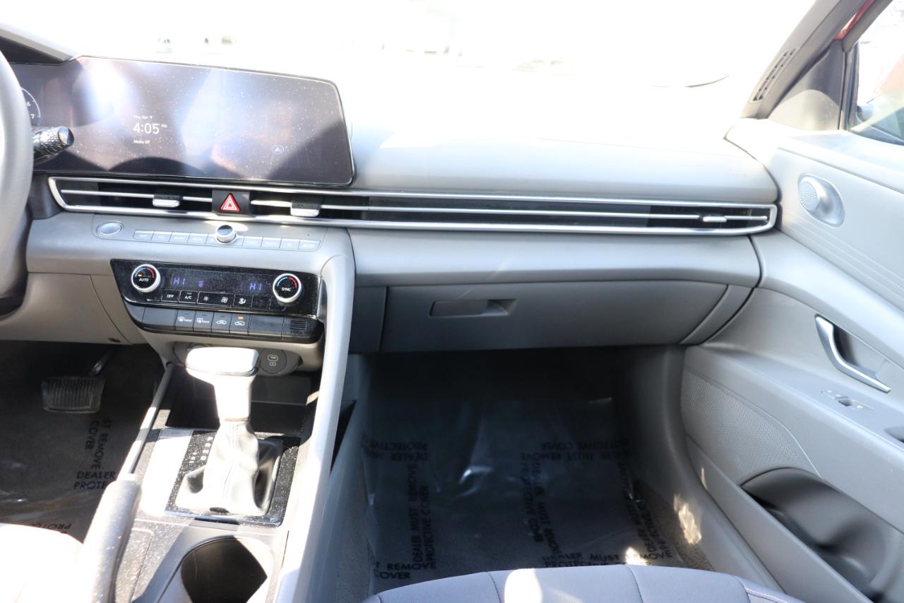 Hyundai Elantra SEL IVT 2024