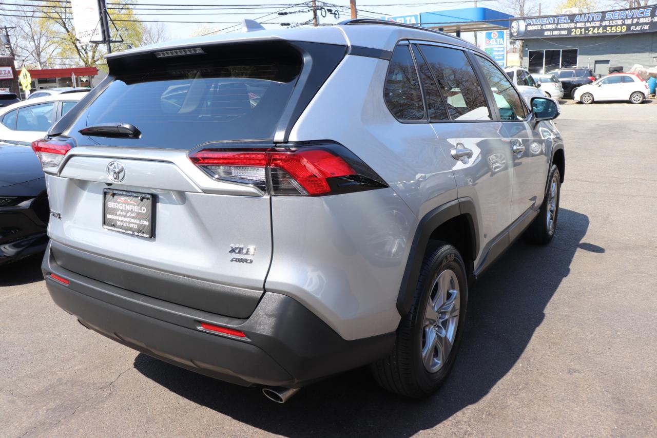 Toyota RAV4 XLE AWD (Natl) 2025