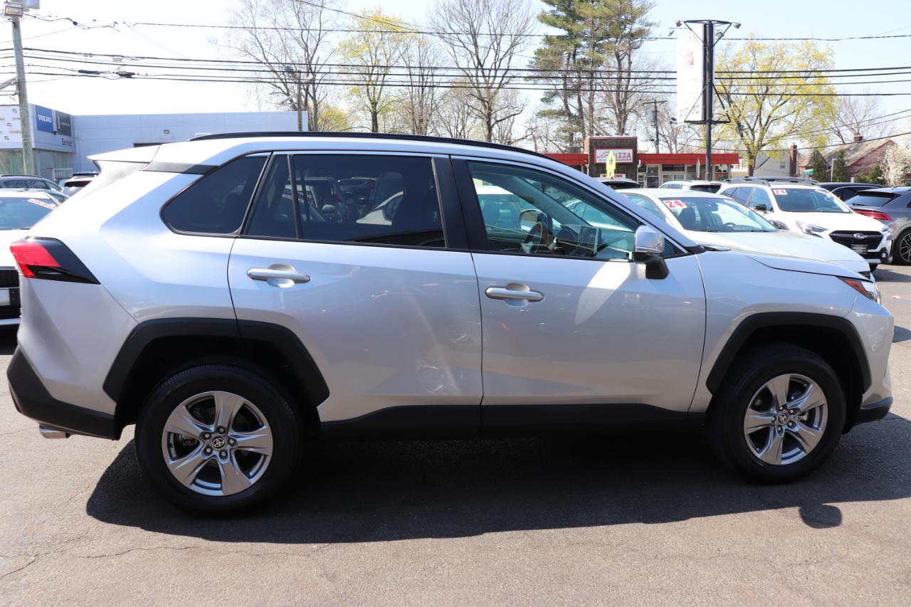 Toyota RAV4 XLE AWD (Natl) 2025