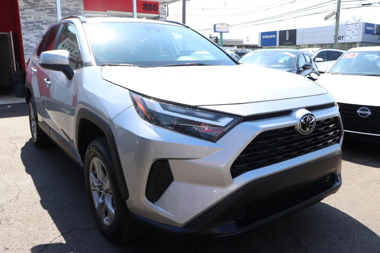 Toyota RAV4 XLE AWD (Natl) 2025