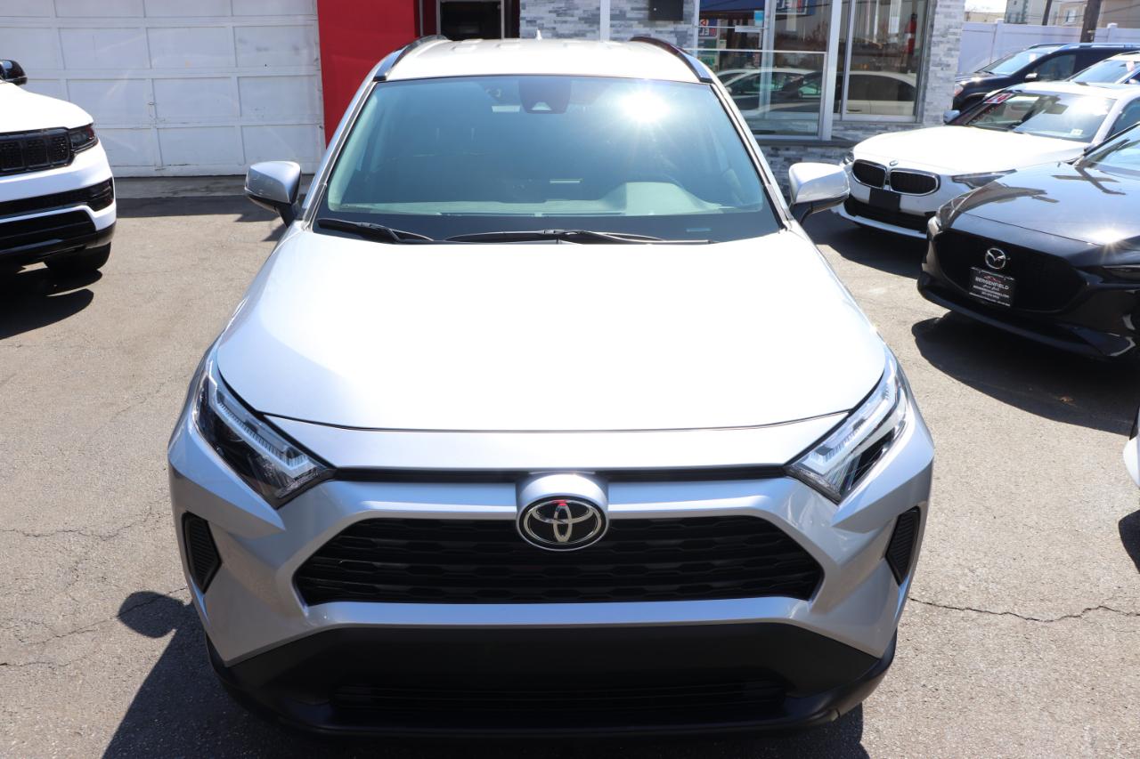Toyota RAV4 XLE AWD (Natl) 2025