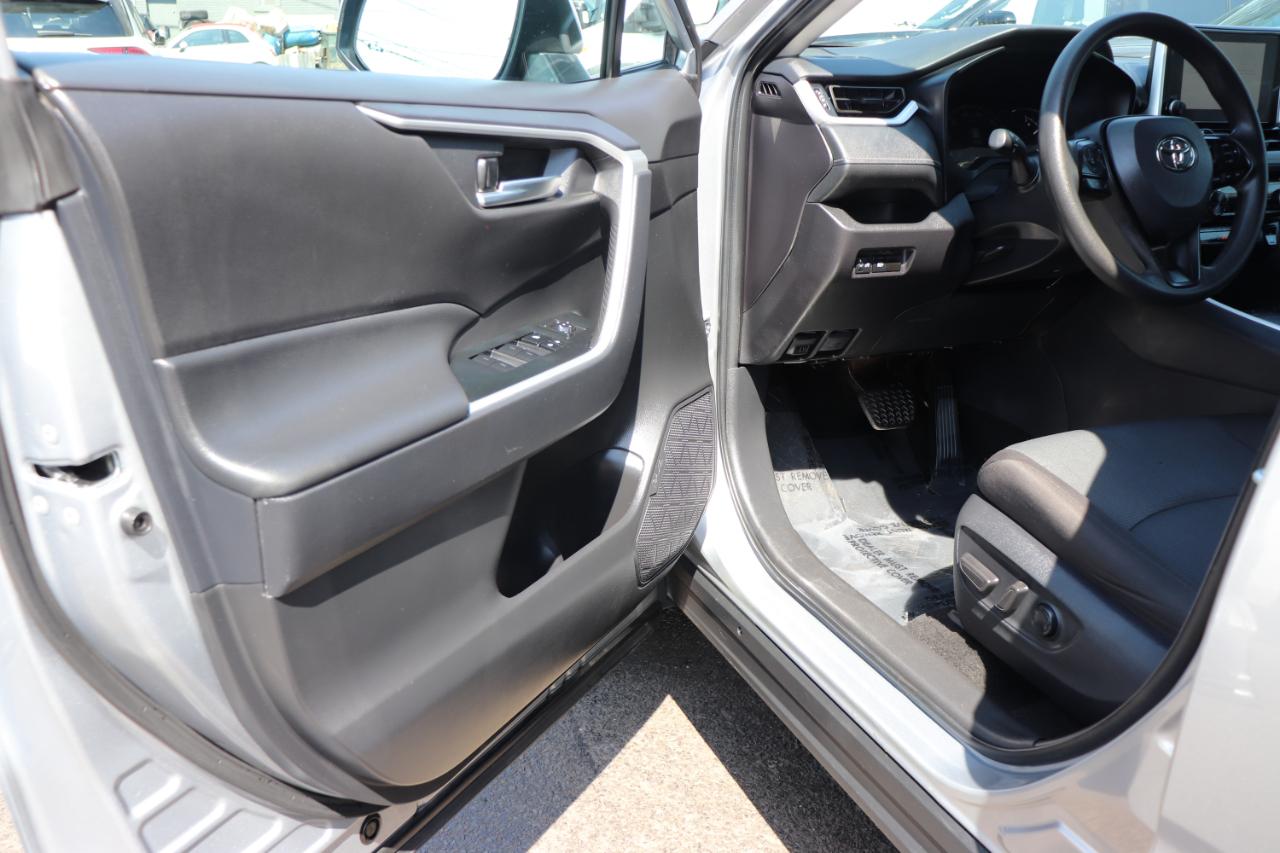 Toyota RAV4 XLE AWD (Natl) 2025