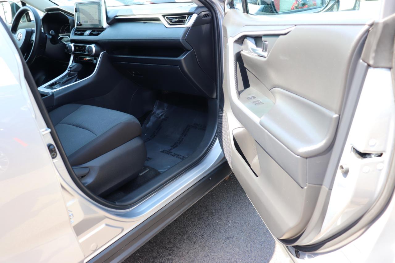 Toyota RAV4 XLE AWD (Natl) 2025