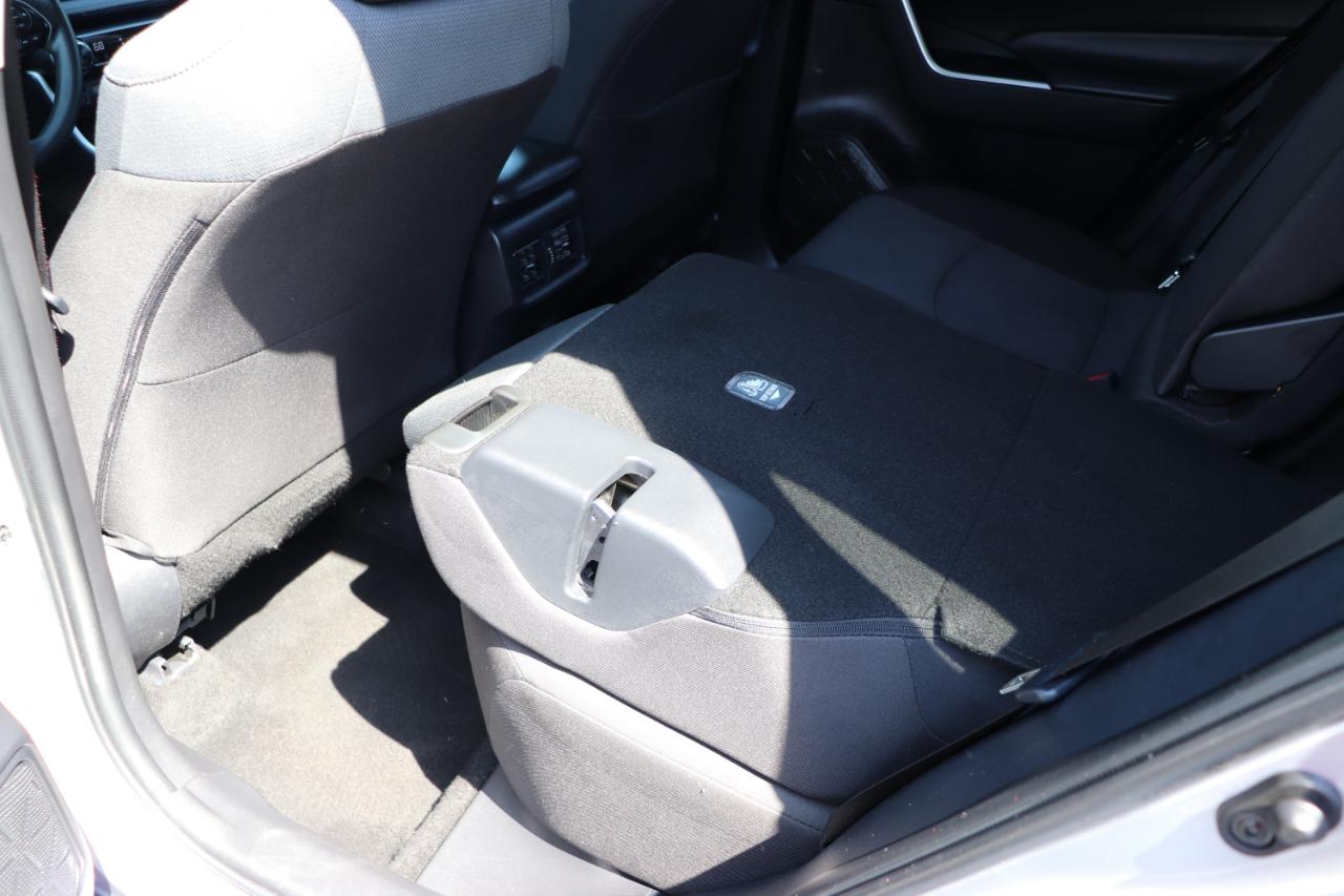 Toyota RAV4 XLE AWD (Natl) 2025