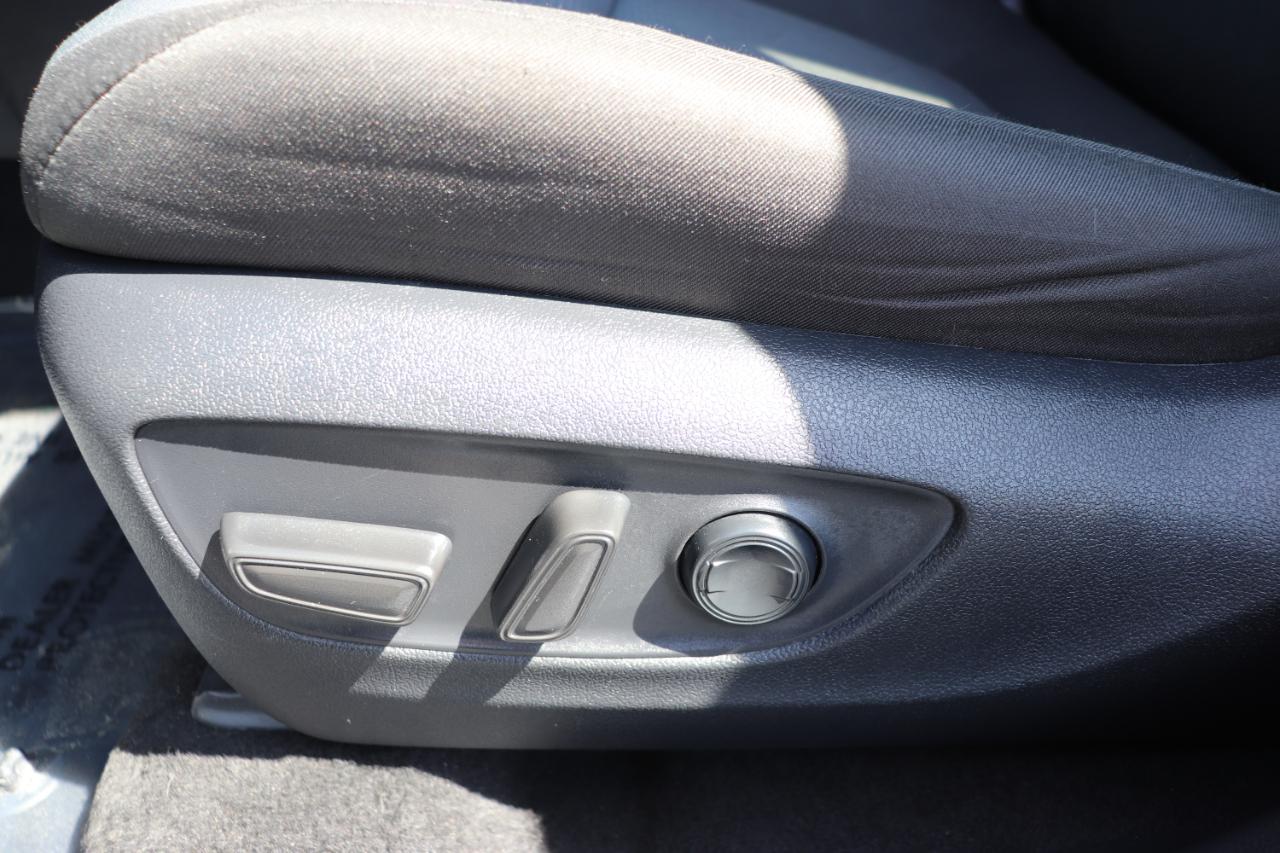 Toyota RAV4 XLE AWD (Natl) 2025