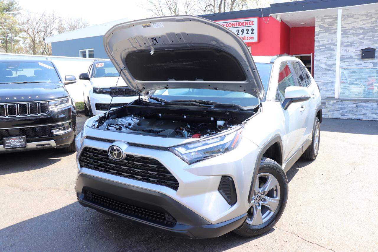 Toyota RAV4 XLE AWD (Natl) 2025