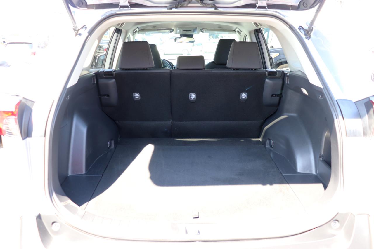 Toyota RAV4 XLE AWD (Natl) 2025