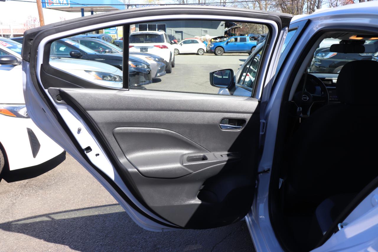 Nissan Versa SV CVT 2024