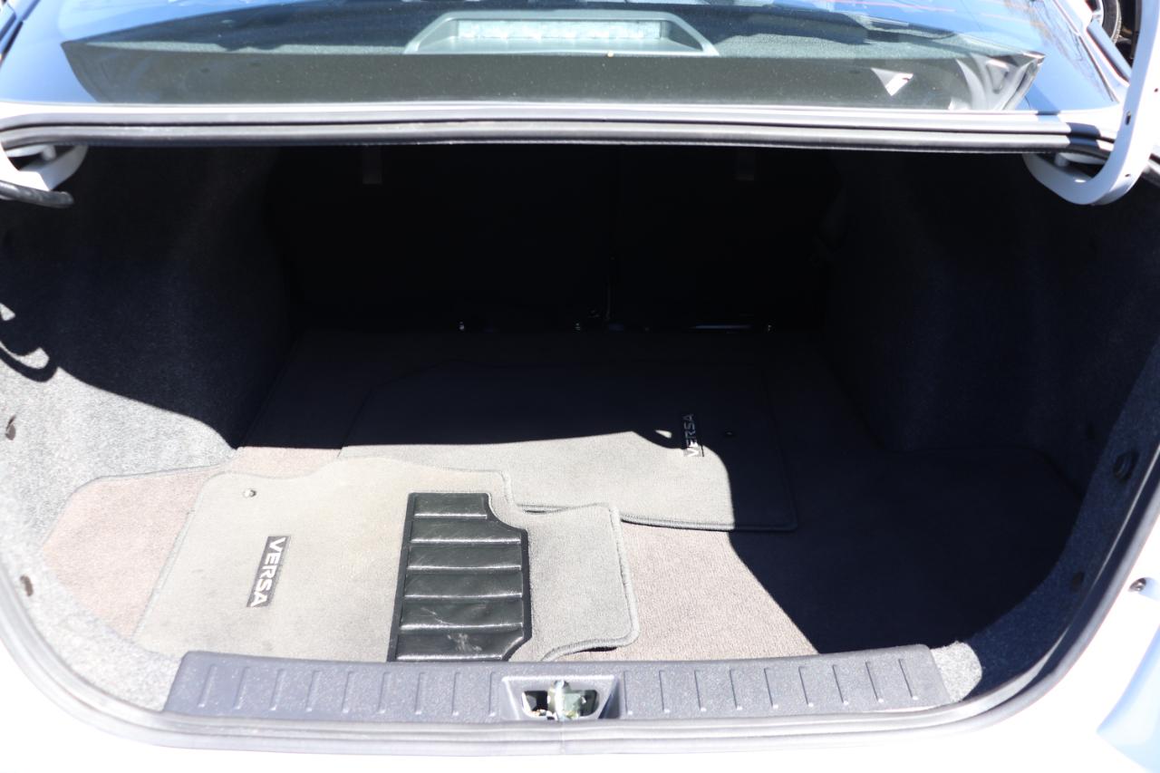 Nissan Versa SV CVT 2024