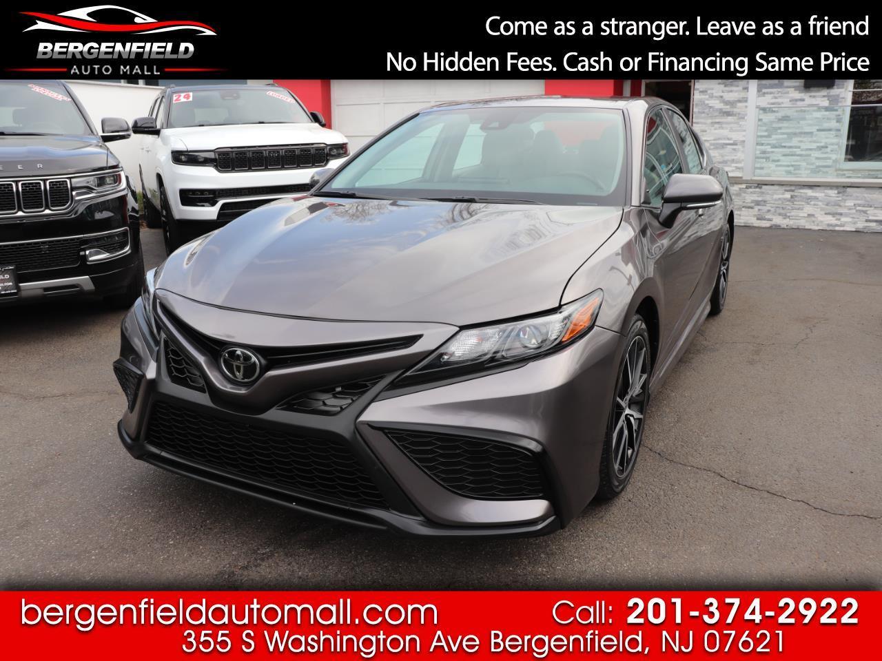 Toyota Camry SE Auto (Natl) 2023