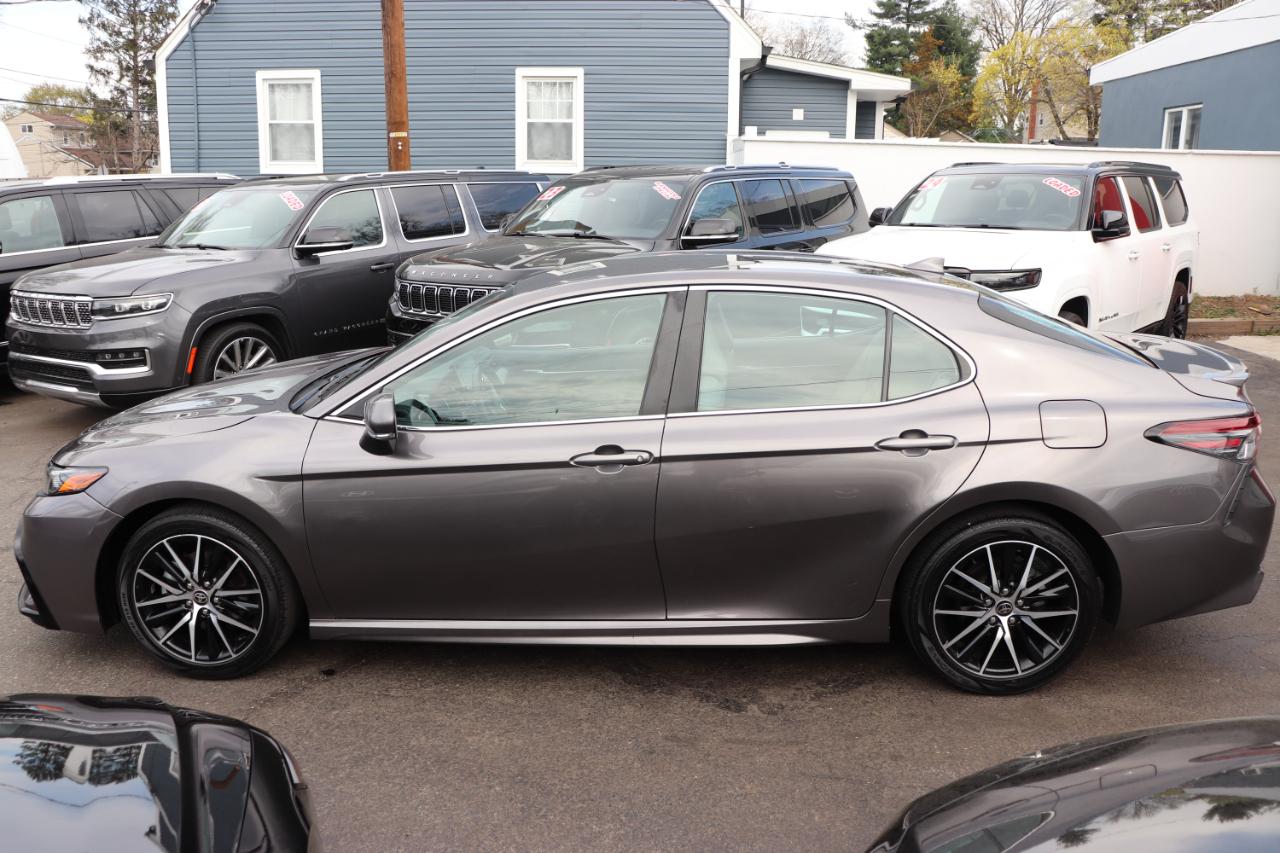 Toyota Camry SE Auto (Natl) 2023