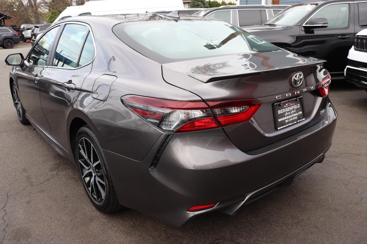 Toyota Camry SE Auto (Natl) 2023