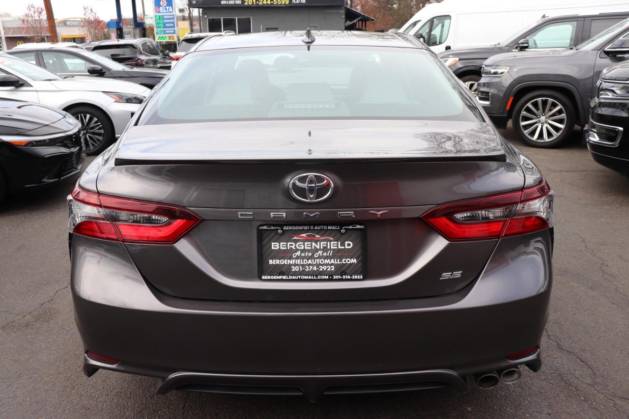 Toyota Camry SE Auto (Natl) 2023