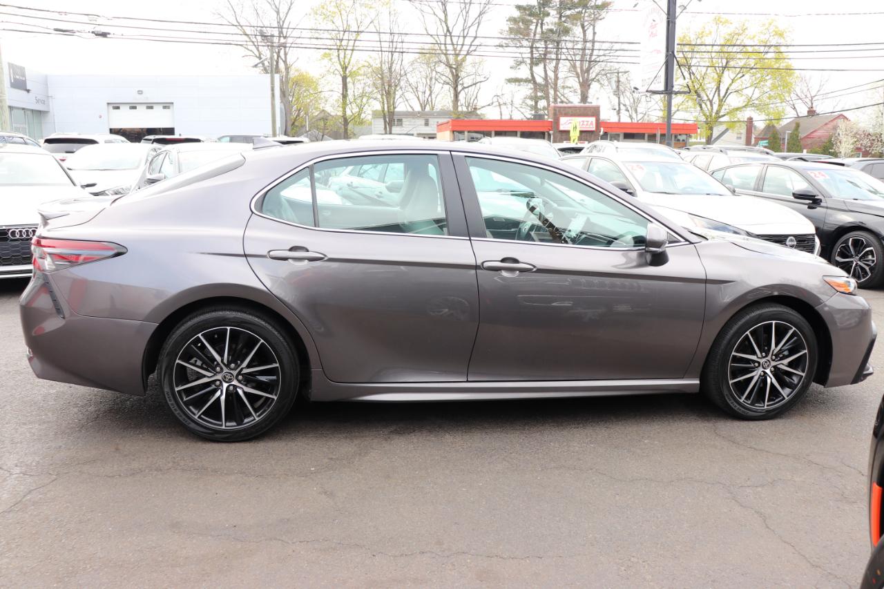 Toyota Camry SE Auto (Natl) 2023