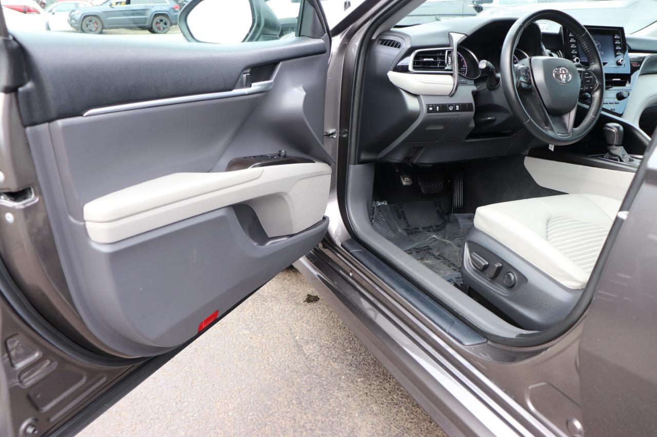 Toyota Camry SE Auto (Natl) 2023