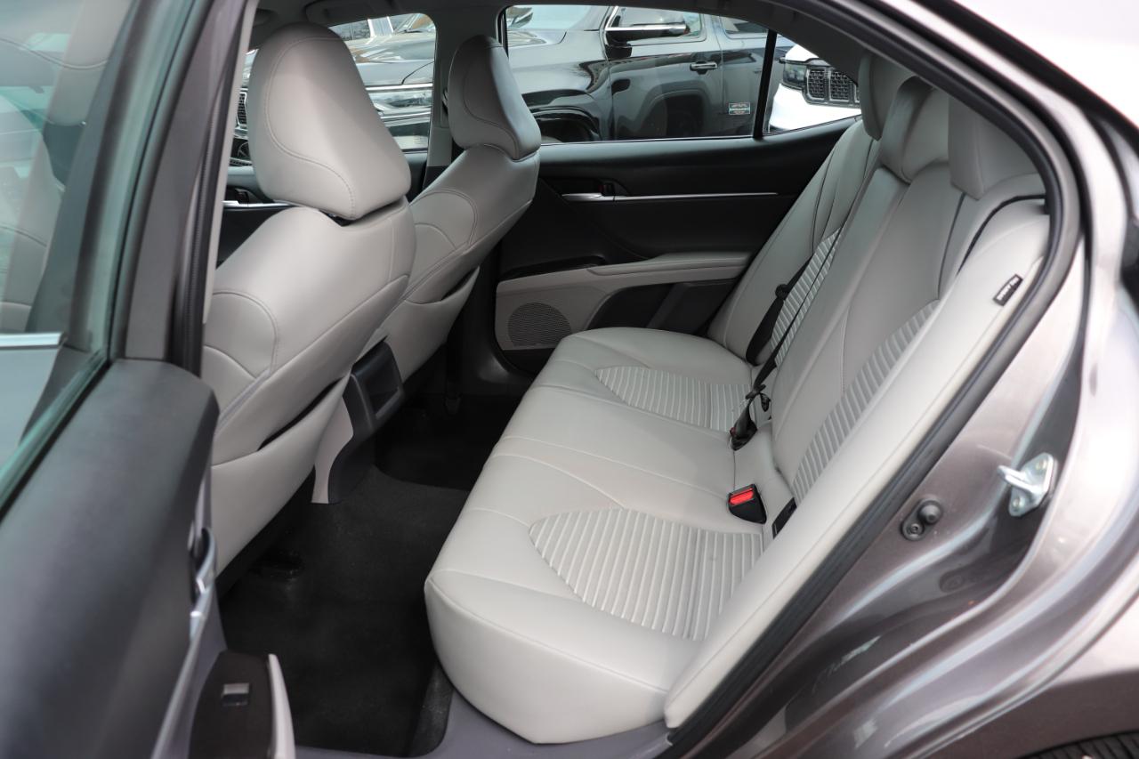 Toyota Camry SE Auto (Natl) 2023