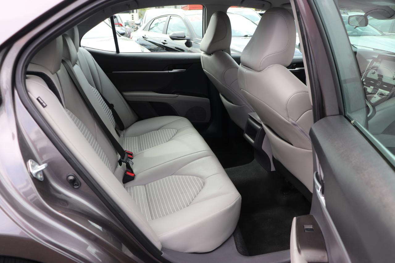 Toyota Camry SE Auto (Natl) 2023