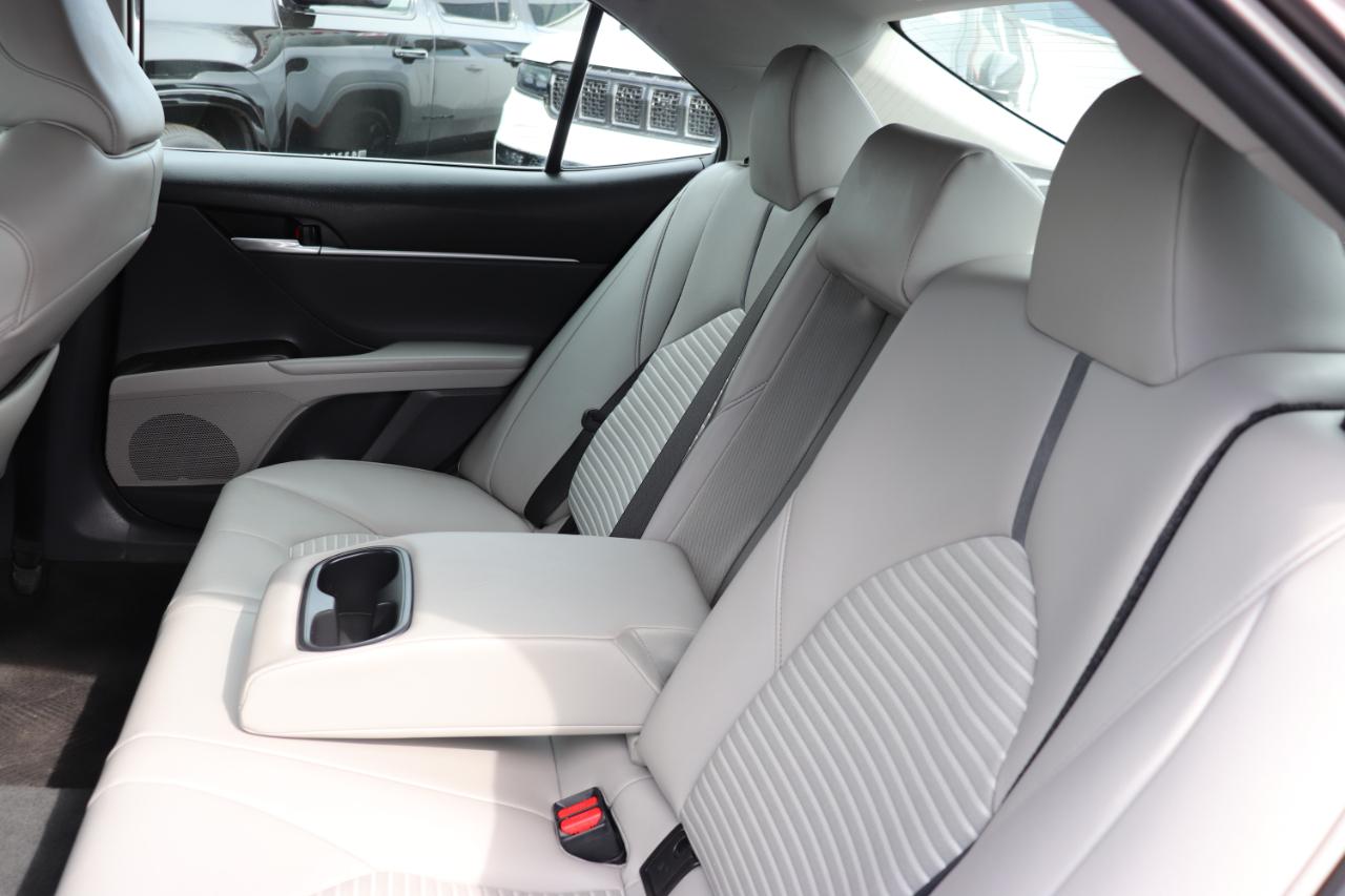 Toyota Camry SE Auto (Natl) 2023