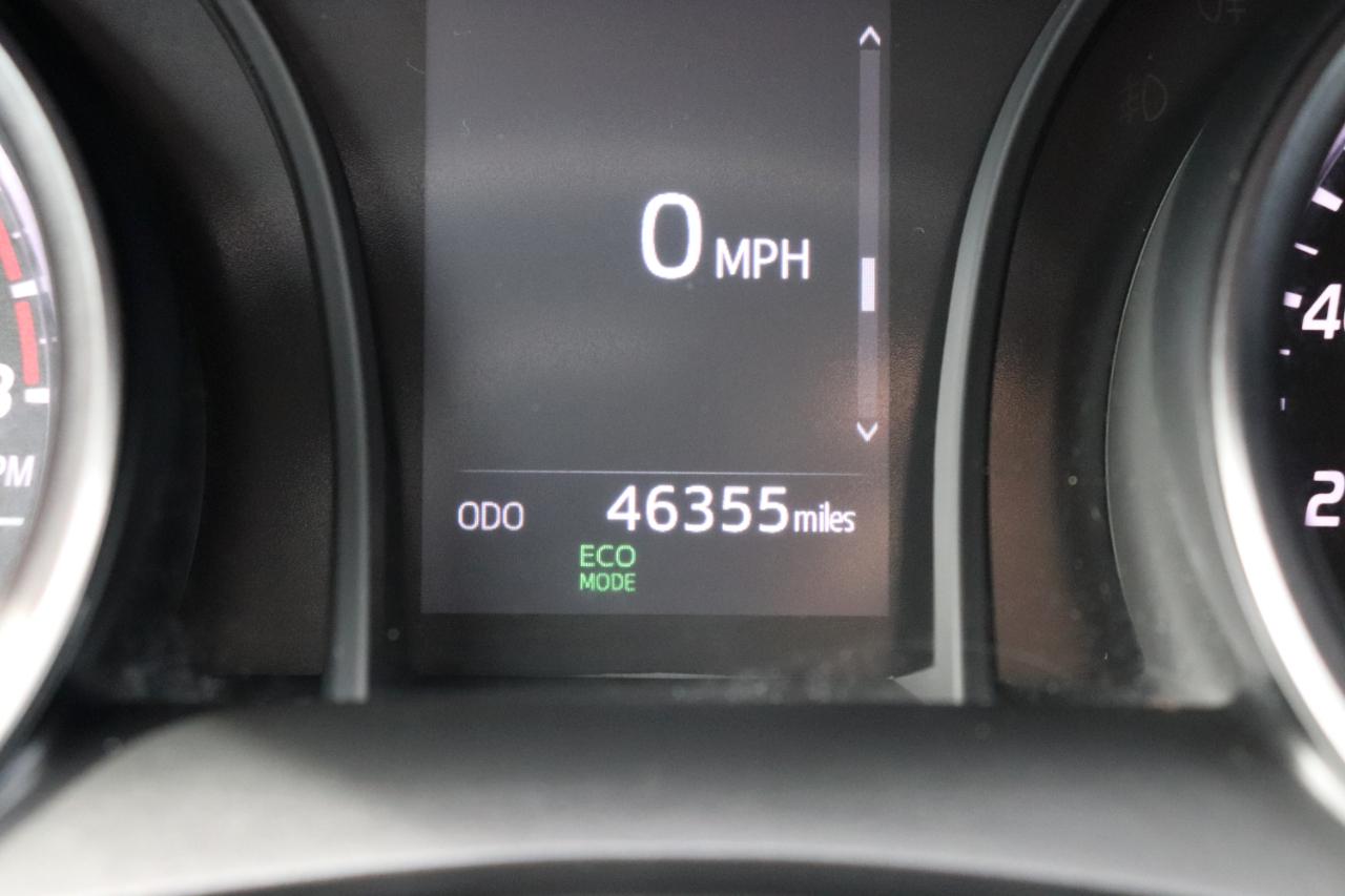 Toyota Camry SE Auto (Natl) 2023